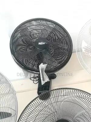 18" Black Wall Fan with Remote