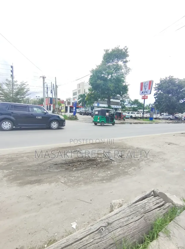 2100 sqm Plot for Sale Along Haile Sellasie, Masaki - 1