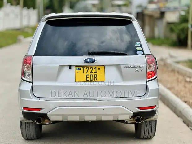 Subaru Forester 2009 Silver - 1