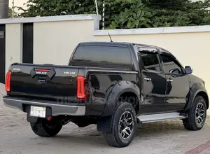 Toyota Hilux Vigo 2013 Black