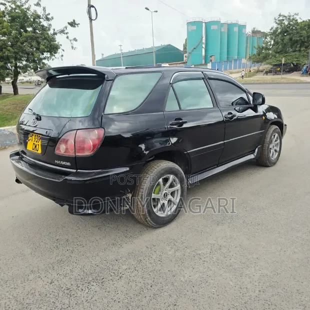 Toyota Harrier 2002 Black - 1