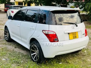 Toyota IST 2005