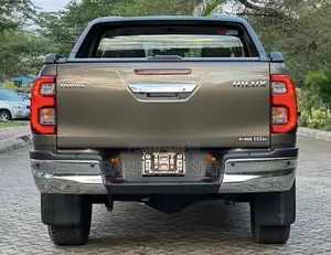 Toyota Hilux Revo Double Cab 2.4 Diesel AWD 2022 Beige