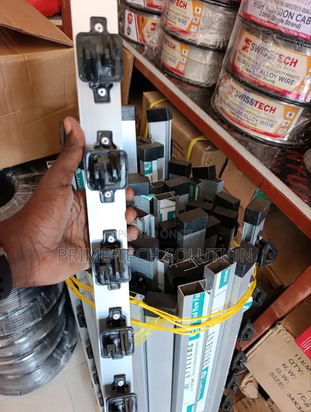 Electric Fence Poles + Brackets (Aluminium) - 1