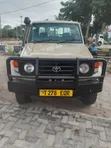 Toyota Land Cruiser Pickup 2003 Beige - 1