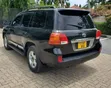 Toyota Land Cruiser V8 2009 Nyeusi - 1