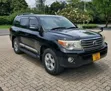 Toyota Land Cruiser V8 2009 Nyeusi - 2