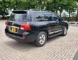 Toyota Land Cruiser V8 2009 Nyeusi - 3
