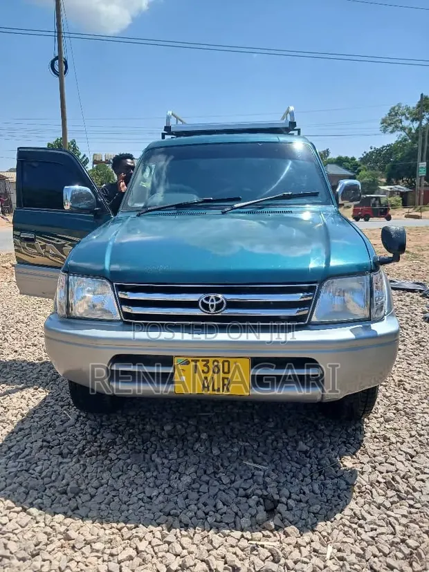 Toyota Land Cruiser Prado 2001 Gray - 1