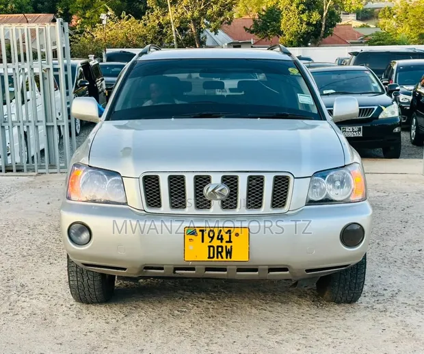 Toyota Kluger 2004 Silver - 1