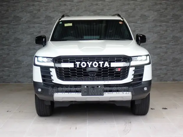 2023 Toyota Land Cruiser LC300 GR Sport Diesel - 1