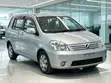 Toyota Raum 2010 Silver - 2