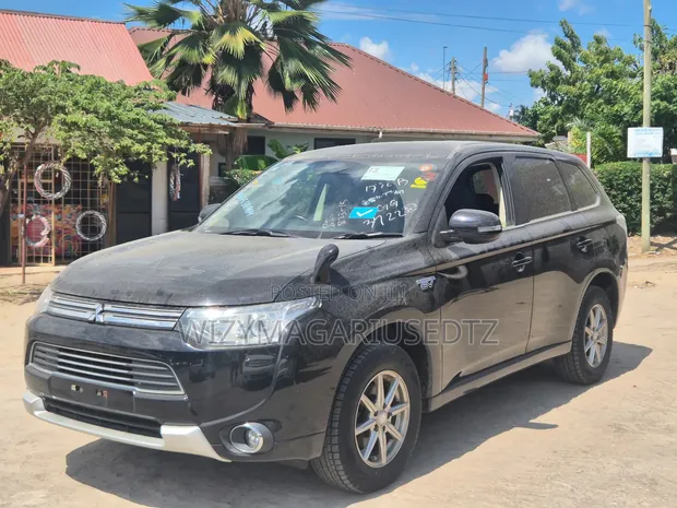 Mitsubishi Outlander PHEV G Safety 2014 - 1
