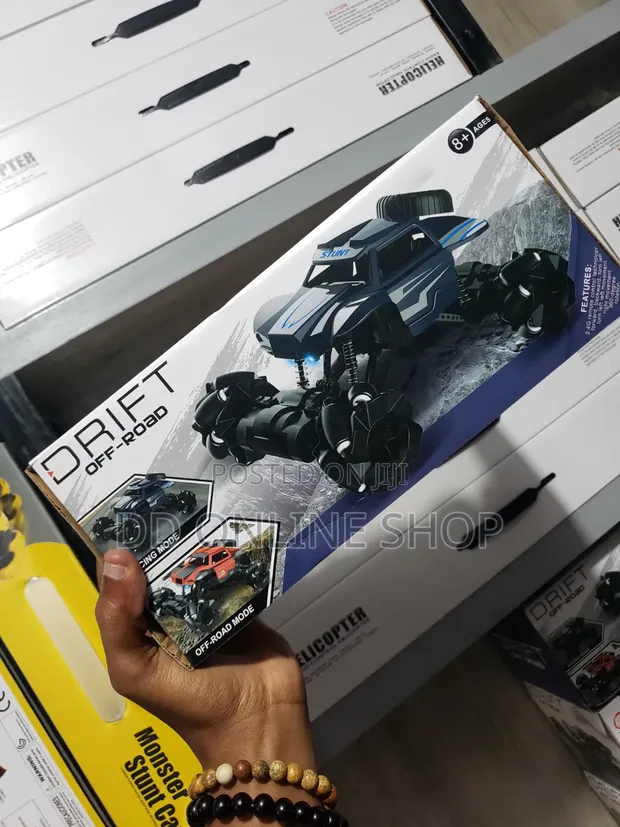 Drift Off-Road 4WD Stunt Remote Control Truck - 1