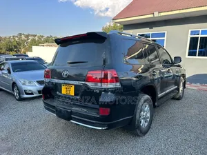 Toyota Land Cruiser V8 GXL 2010 Black