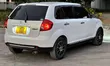 Mazda Verisa 2010 Nyeupe - 2