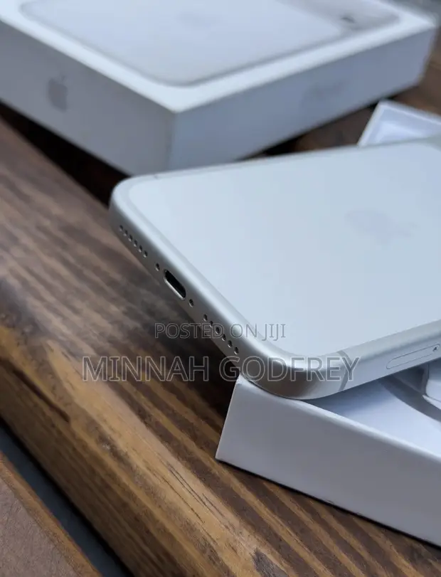 New Apple iPhone 17 Pro Max 256GB Silver - 1