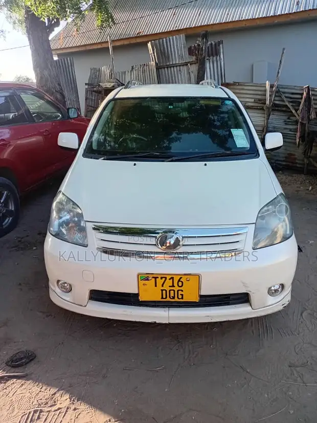 Toyota Raum 2006 White - 1