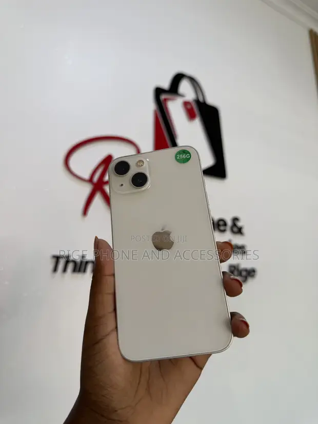 Apple iPhone 13 256GB White - 1