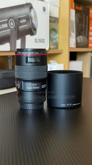 Canon EF 100mm f/2.8 Macro Lens