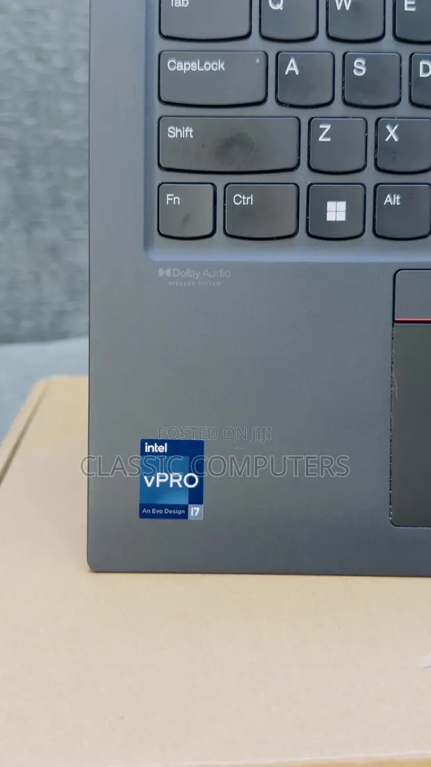Laptop Lenovo ThinkPad X13 Gen 3 - i7, 32GB RAM, 256GB SSD - 1