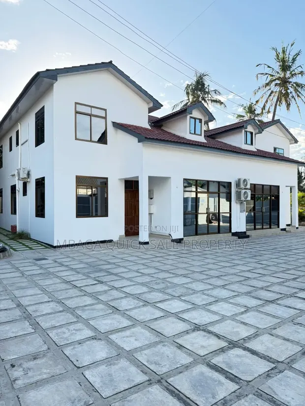 5-Bedroom House for Rent in Morocco, Kinondoni - 1