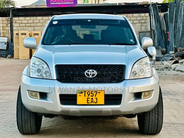 Toyota Land Cruiser Prado 2007 Silver - 1