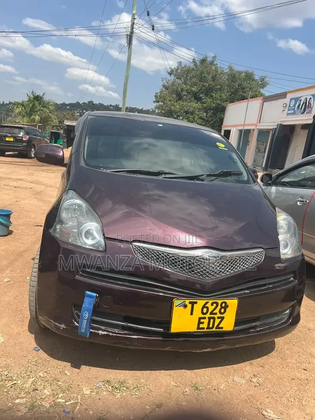 Toyota Ractis 2007 Maroon - 1