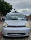 Toyota Sienta 2004 Silver - 1