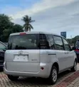 Toyota Sienta 2004 Silver - 3