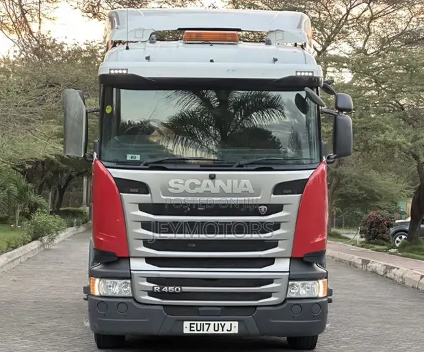 Scania R450 Mid-Lift Topline Tractor Unit (2017) - 1