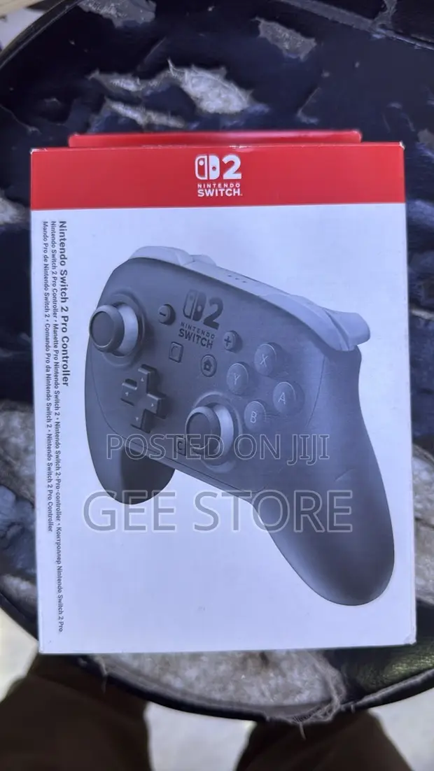 Nintendo Switch Pro Controller - 1