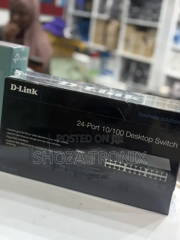 D-Link Desktop Switch 24 Ports - 1