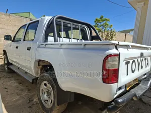 Toyota Hilux 1995 Double Cabin Off White