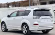 Mitsubishi Outlander 2006 White - 3