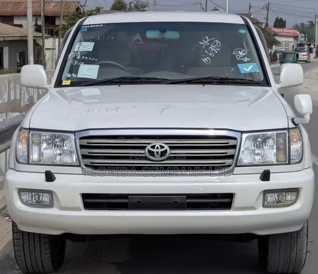 Toyota Land Cruiser Amazon 2007 White - 1
