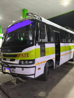 Tata Starbus Ultra Skool 2002 - Green