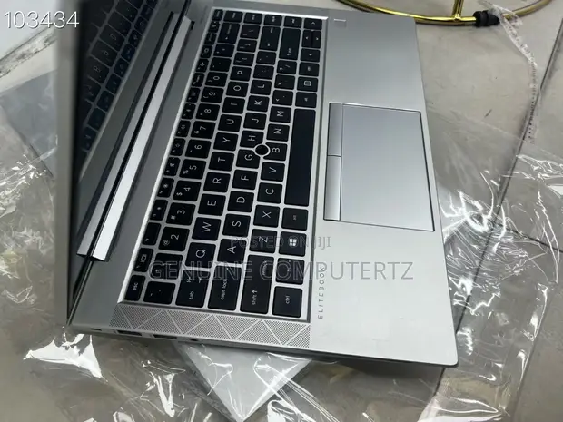 Laptop HP EliteBook 845 G7 - 8GB RAM, 256GB SSD - 1