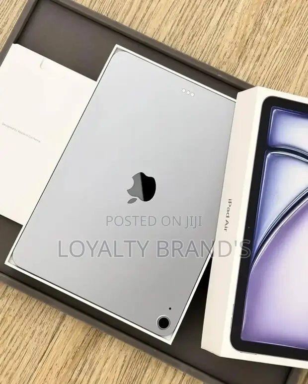 New Apple iPad Air 13" (2026) 256GB - 1
