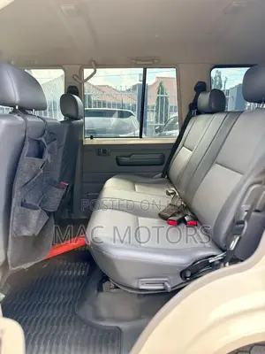Toyota Land Cruiser 2018 White