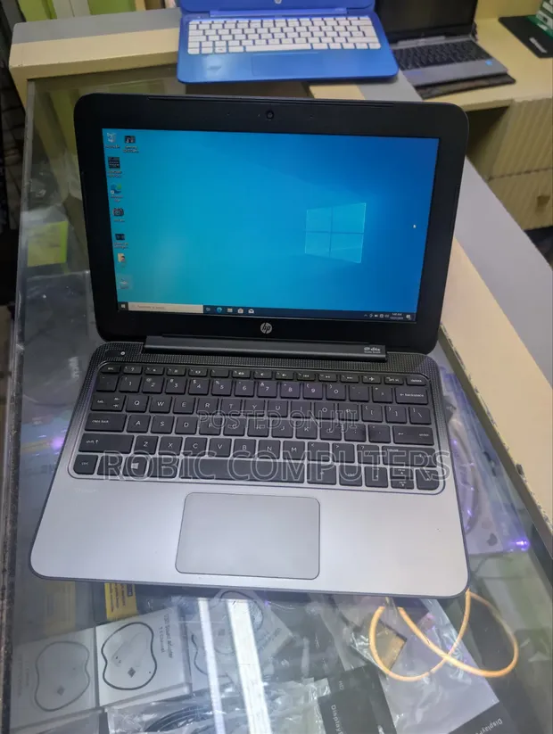 HP Stream 11 Laptop 2GB RAM, 32GB SSD + 500GB HDD - 1