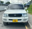 Toyota Land Cruiser 2001 White - 4