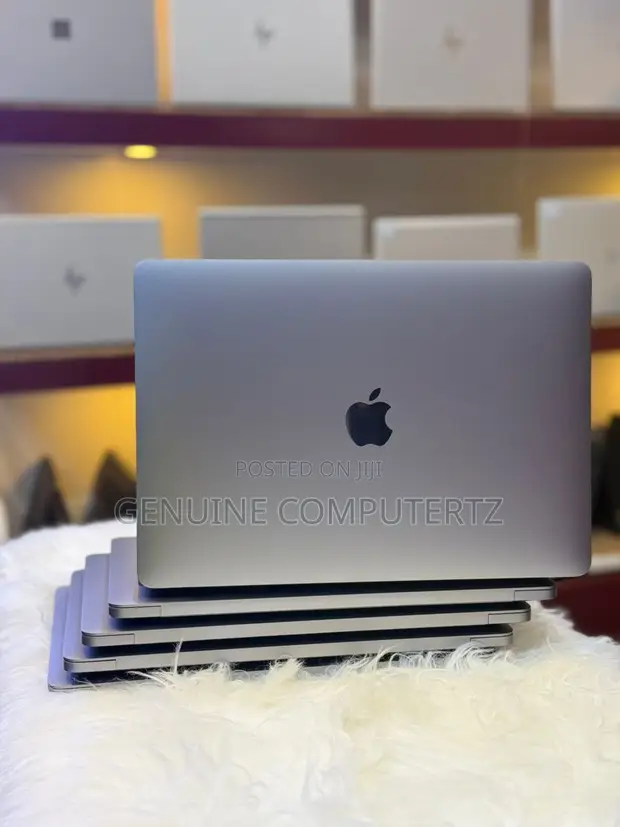 Apple MacBook Air 2020 M1 8GB RAM 256GB SSD - 1