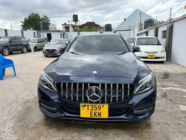 Mercedes-Benz C180 2014 Blue - 1