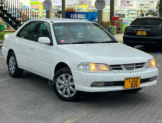 Toyota Carina 2000 White - 1