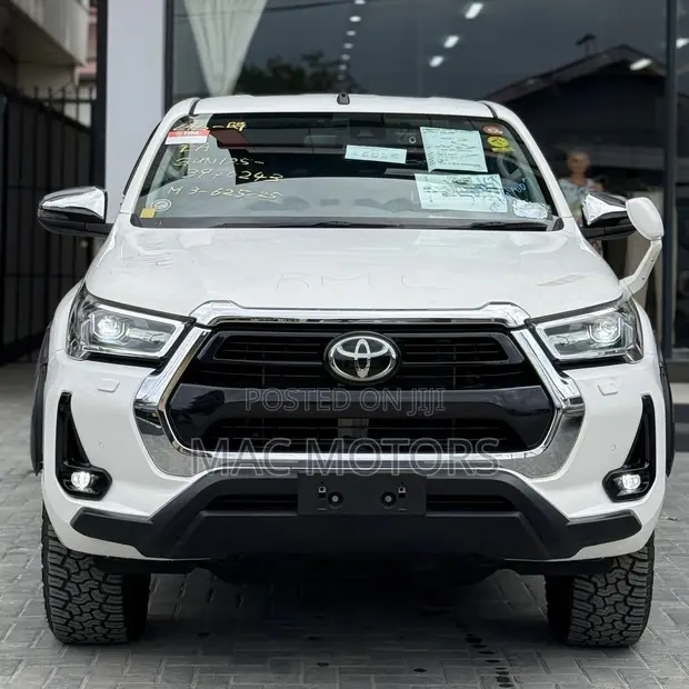 Toyota Hilux Revo Double Cab 2.8 Diesel 4x4 Automatic 2022 White - 1