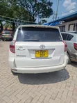 Toyota Vanguard 2009 White - 2