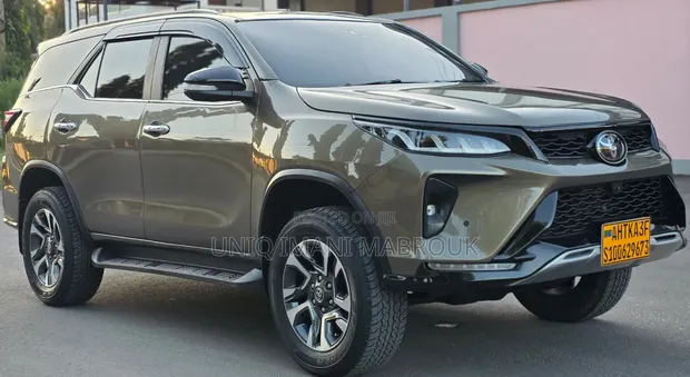 Toyota Fortuner VX 2.8 GD-6 2021 Beige - 1