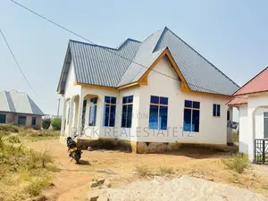 4 Bedroom House for Sale in Buswelu