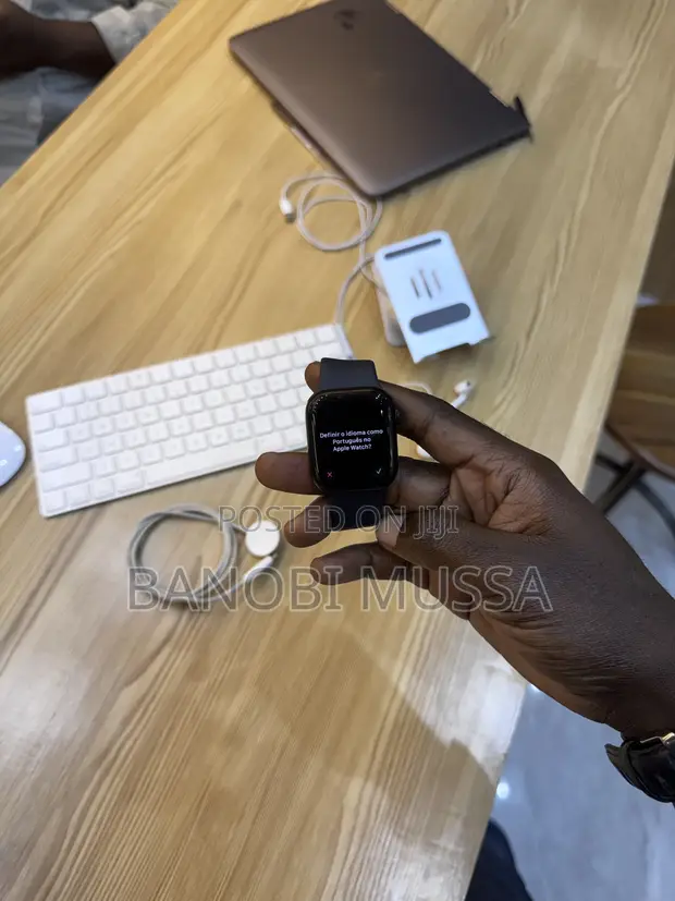 Apple Watch Series 8 41mm - 1